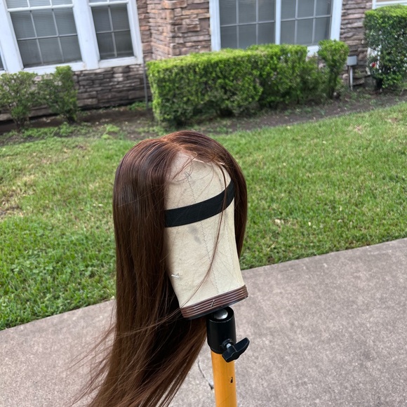 Brown straight closure wig - Picture 4 of 8